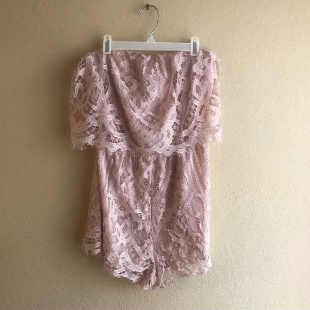 NWOT Tobi light pink romper.